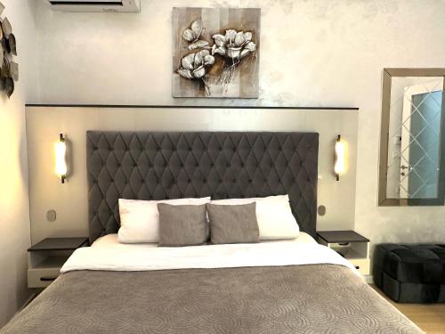 Bellamy-modern studio apartment,free garage