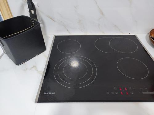 un primo piano di un dispositivo elettronico su un bancone di la morita silvestre a General Rodríguez