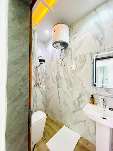 Ένα μπάνιο στο VillAïda