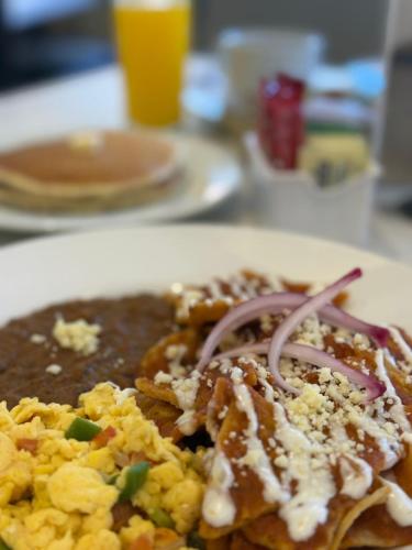 Jídlo v hotelu nebo okolí