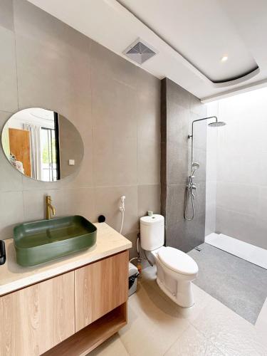 Ένα μπάνιο στο Villa Aura