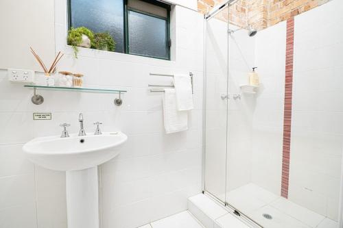 Ένα μπάνιο στο Mirambeena Retreat