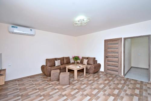 Prostor za sedenje u objektu Transit HoteL