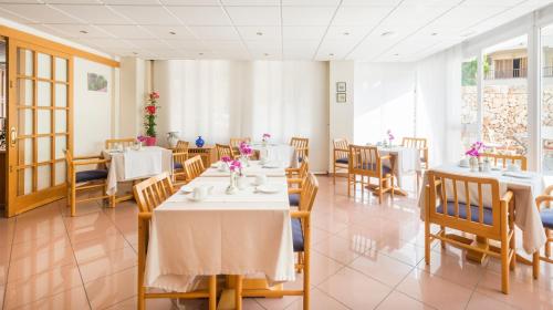 Restaurace v ubytování Hostal Residencia Sutimar