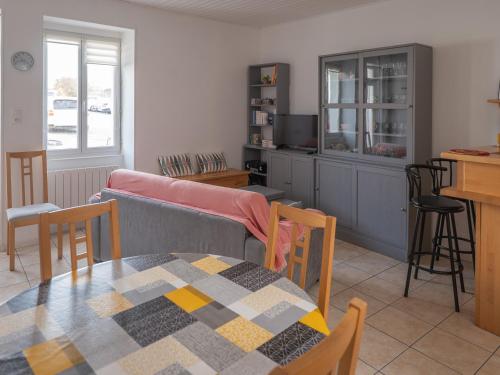 Maison Centre-Ville aux Sables-d’Olonne, Proche Gare et Plage, Idéale pour 4 Personnes - FR-1-197-543