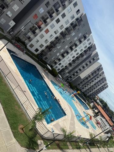 Bassein majutusasutuses Apartamento con Piscina en Ricaurte või selle lähedal