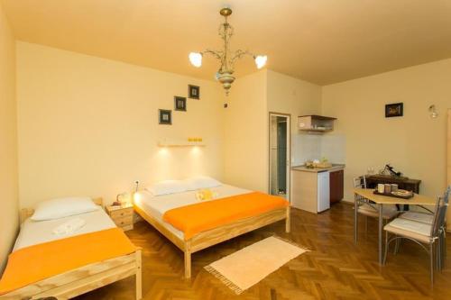 Villa Iveta- Triple Room Ground Floor - Martina