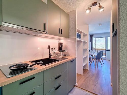 Studio lumineux avec balcon plein sud au pied des pistes