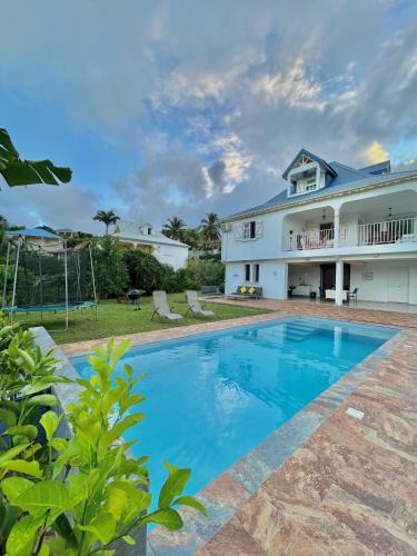 Chez Kelly et Nicolas, le paradis de Sofaia