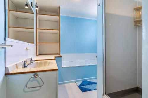 Koupelna v ubytování Beachcombers Rest - Tokerau Beach Escape