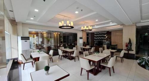 Εστιατόριο ή άλλο μέρος για φαγητό στο SMALLVILLE 21 HOTEL