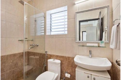 Ένα μπάνιο στο Aurelio Homes