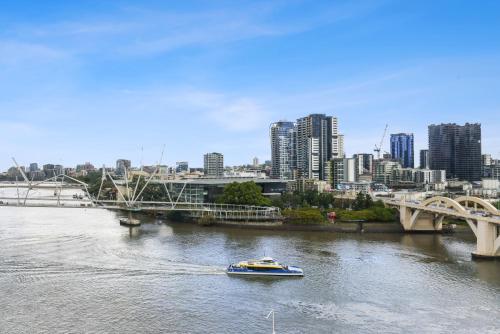 Θέα στο ποτάμι κοντά σε αυτό το πανδοχείο