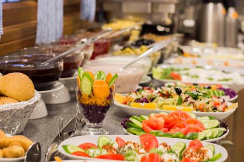 Makanan di atau berdekatan hotel