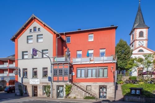 Foto dalla galleria di Frühstückshotel Landgasthof Kramer a Eichenzell