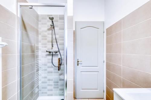 Koupelna v ubytování La Suite Familiale - T3 - CNPE - Lagnieu