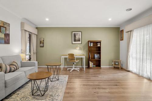 Χώρος καθιστικού στο Charming 3-Bed Family Home with Amazing Garden