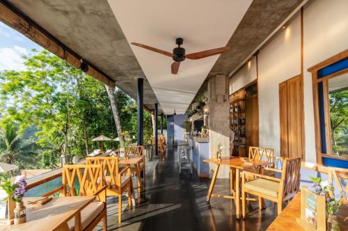 Khu vực ghế ngồi tại Amora Ubud Boutique Villas