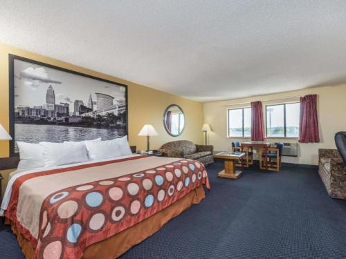 Voodi või voodid majutusasutuse Super 8 By Wyndham Franklin/Middletown Area toas