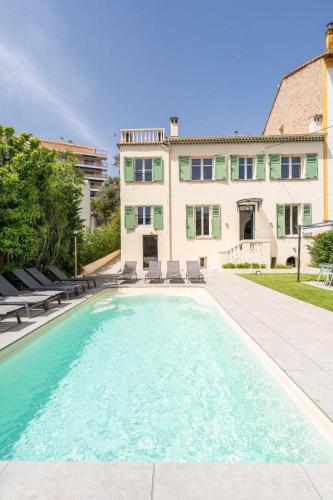 Superb villa with swimming pool & wellness area