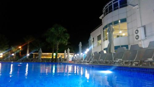 Hotel Billurcuの敷地内または近くにあるプール