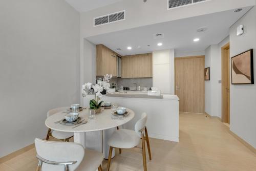 Lux 1 Bedroom Apartment in Majan