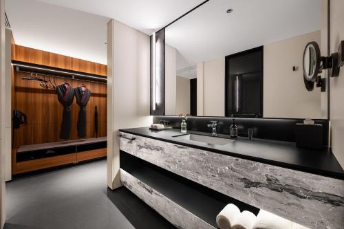 Ένα μπάνιο στο 成都宽窄巷子城际酒店