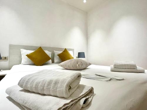 Ένα ή περισσότερα κρεβάτια σε δωμάτιο στο Apricot inn apartments