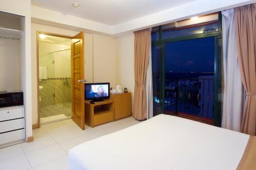 A room at Mookai Suites