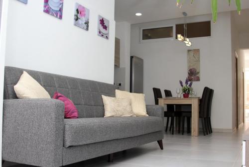 Refurbished Sliema Comfort Walk to Beach and Restaurants