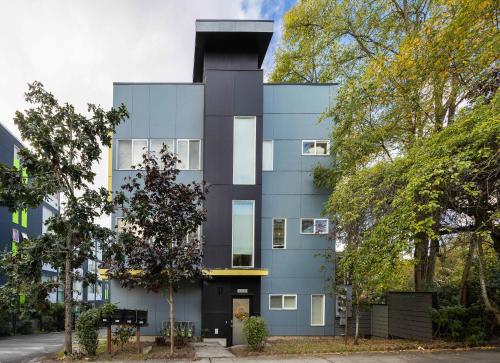 Το κτήριο όπου στεγάζεται  η παραθεριστική κατοικία