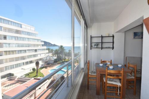 RNET - RHC 1410 Roses Holiday Center