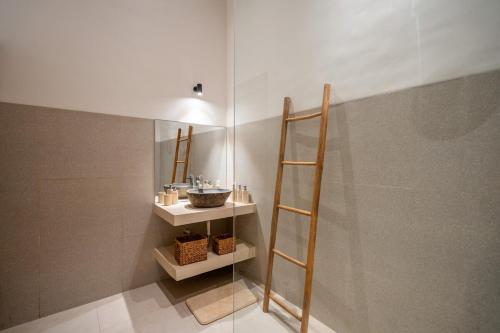 Φωτογραφία από το άλμπουμ του Louisa - 2BR Private Pool Villa in Kerobokan σε Kerobokan