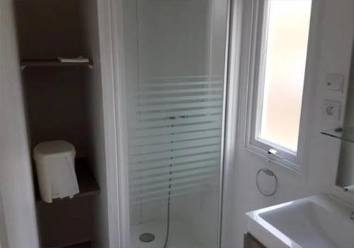 Ένα μπάνιο στο Mobilhome Ibiza climatisé 48