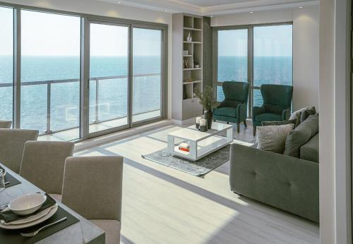 Stunning 2 Bed in Pacific with Ocean Views
