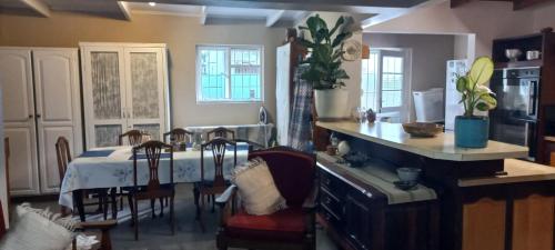 Η κουζίνα ή μικρή κουζίνα στο Good News Guest Units