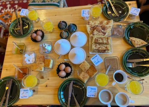 Φαγητό σε αυτό το ξενοδοχείο ή κάπου εκεί κοντά