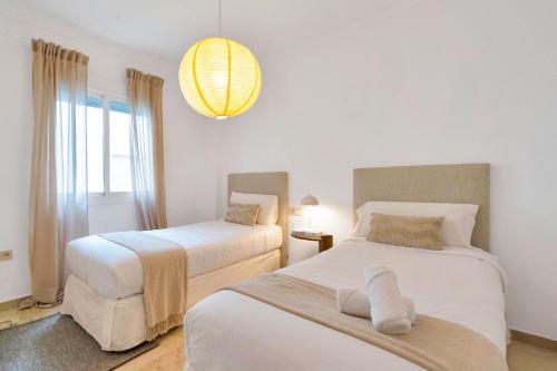 Banús Luxury Apartment - Prime Location and Free Parking