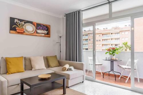 Tic Tac 23 Family apartment with pool view