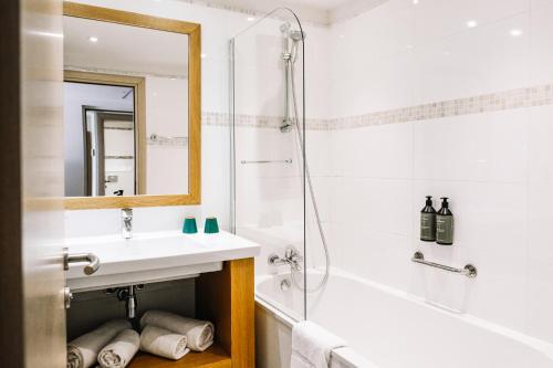 Ένα μπάνιο στο Hotel Costa Salina