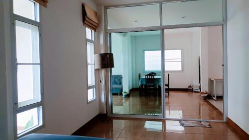 Μια τηλεόραση ή/και κέντρο ψυχαγωγίας στο Pai Baan Family