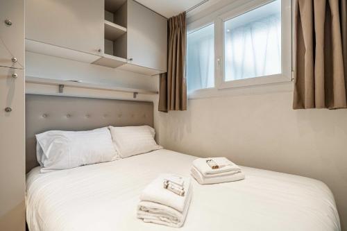 Modern Apartment a c 1BR-4P With balcony