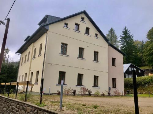 Budova, kde se apartmán nachází