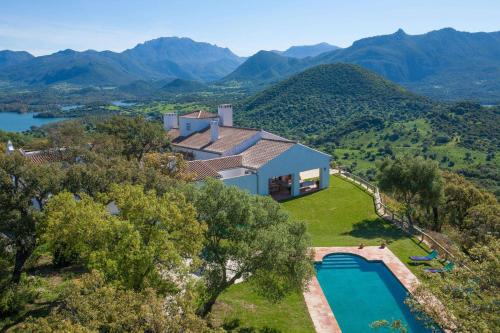 Cortijo Alcornocosa by Vintage Travel