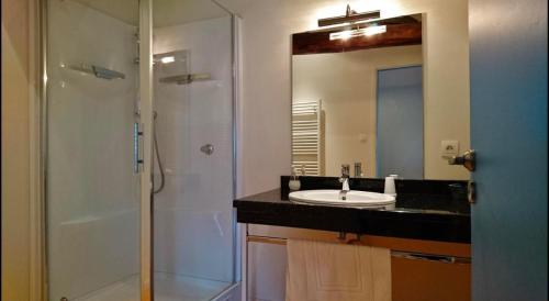 Ένα μπάνιο στο Lou Lombrès