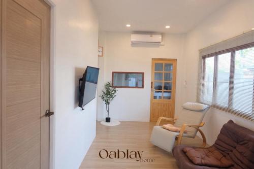 Μια τηλεόραση ή/και κέντρο ψυχαγωγίας στο Oablay home