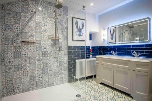 Ένα μπάνιο στο The Retreat - 5 Bedroom House - Horton