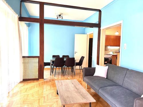 Urban Acropolis Apartment With Fast internet