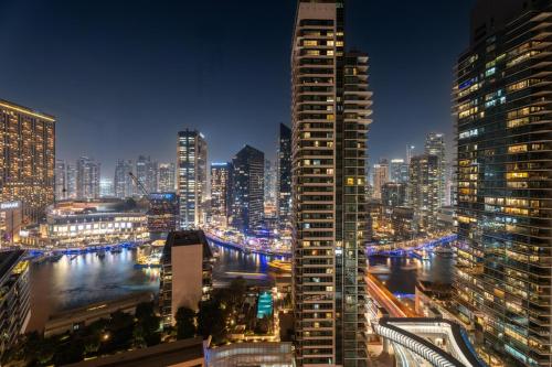 GuestReady | 2BR | Stunning Canal View, JBR
