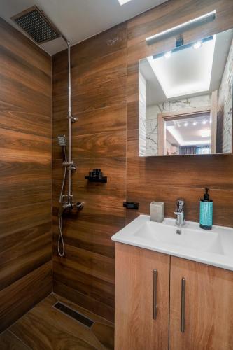 Dragoumi Suites Danai